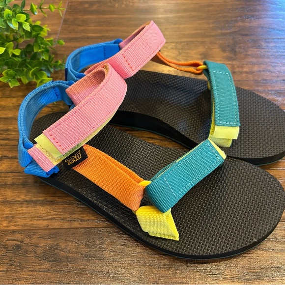 EUC 🍃 TEVA WOMENS Original Universal Sandals Classic 90s Multi color - size 6 - Picture 1 of 8